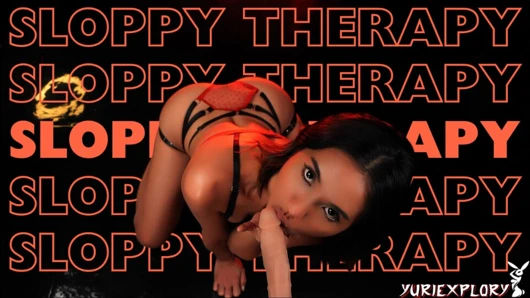 Özensiz Asyalı kız yarağa tükürüyor ve gırtlağına kadar alıyor bakış açısı