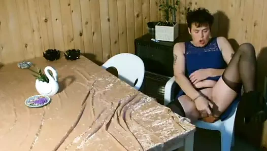 Ben kedimi sikmek ve oyuncak orgazm almak