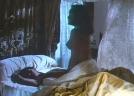 Sharon stone b ve kumda bir adama biniyor, scandalplanet.com