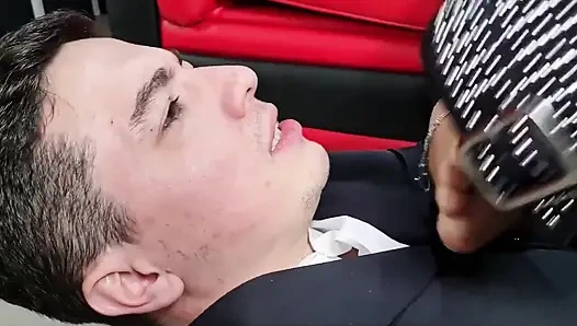 Seksi dominatrix terapi fantezisi bir kaybedene hak ettiği tedaviyi verdi