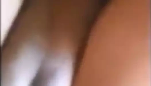 O kesinlikle derin derin seviyor