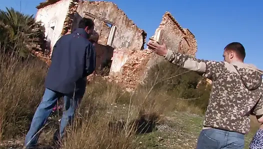 İspanyol sürtükler açık havada seksi grup seks