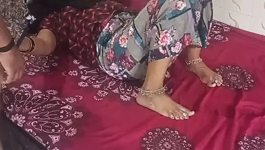 Üvey anne sabah sikişiyor