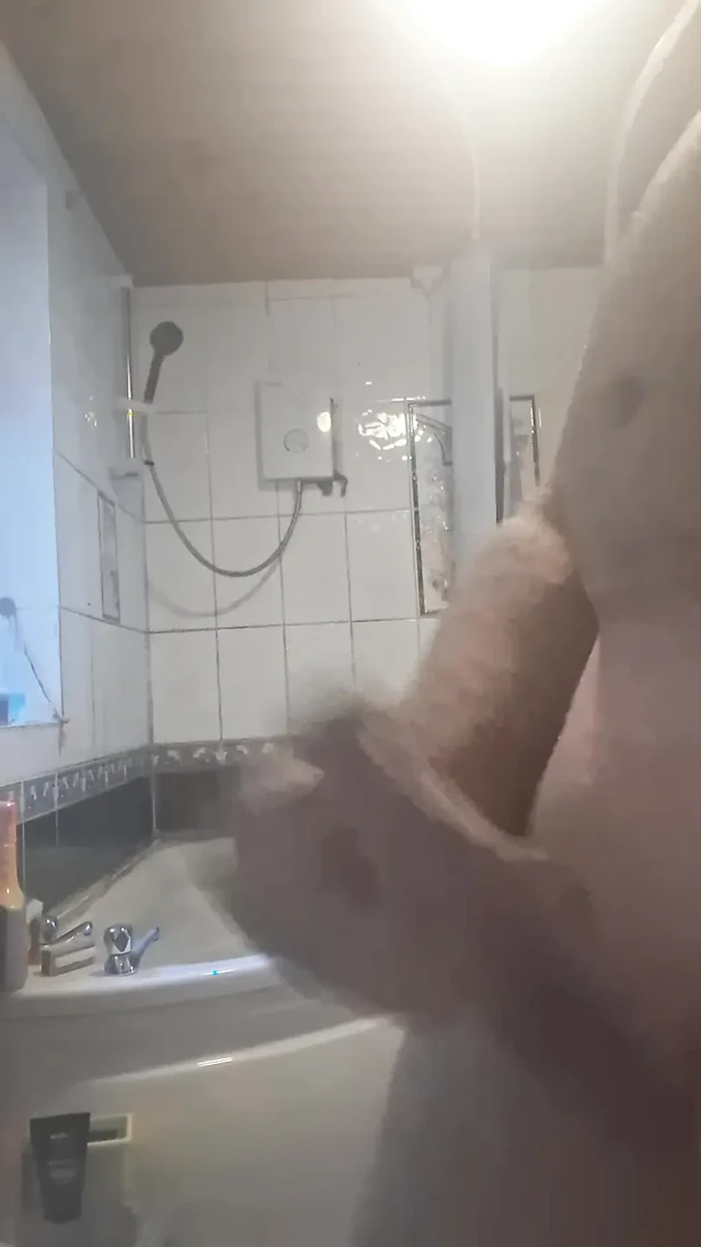 Banyo zamanı mastürbasyonu
