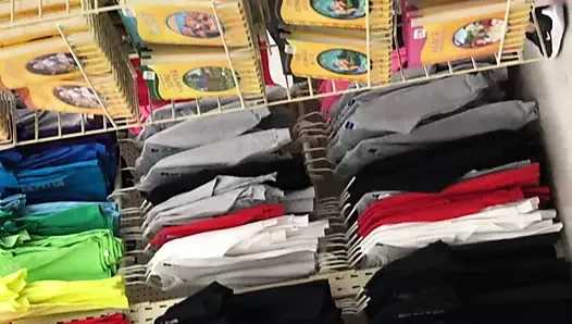 Pembe götlü orta yaşlı seksi kadın