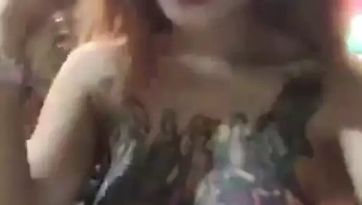 Taylandlı büyük memeler