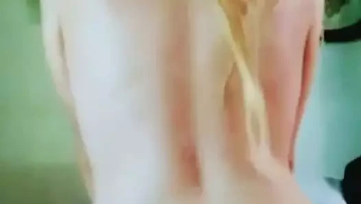 seksi sarışın karısı sürme pembe yapay penis