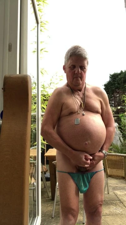 Mastürbasyon yapmak çıplak olmak çok iyi hissettiriyor