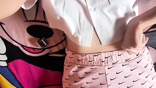 Bu masa için çok ateşliyim! Yoğun orgazm! Bedava amcık ovma porno