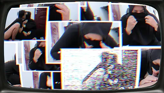 Asyalı peçeli kız komşus un yarağını emmek için elinden geleni yapıyor - minokiiko