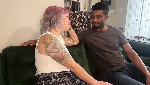 Büyük zenci yarağı amcığımı yeniden boyutlandırıyor