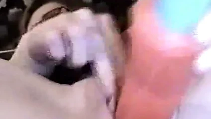 Orta yaşlı seksi kadın var mı?