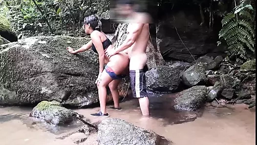 İyi şelale sakso ve anal seks yapmak zorunda