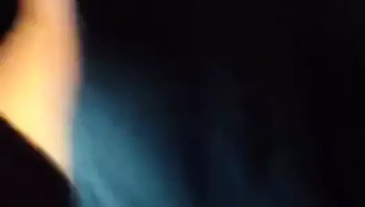 Tracey yürüyüşe çıkmadan önce masturbasyon yapıyor