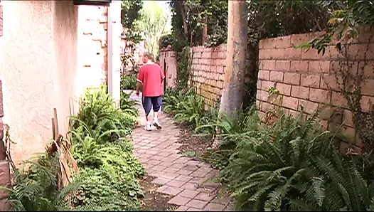 Katie ray 18 yaşına girdi ve kıçını dövülmek istedi