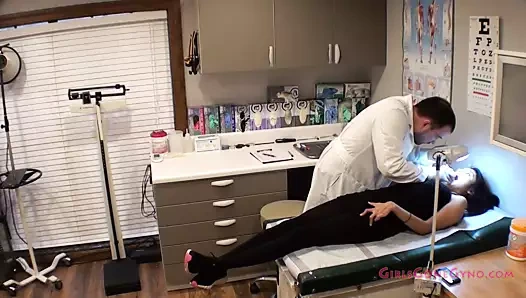 Latina doktor tampa tarafından 4 zorunlu tıbbi muayeneyi soydu