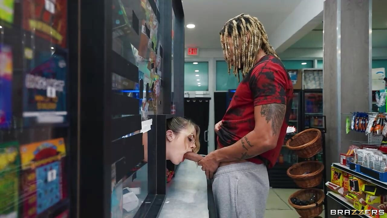 Bodega bebek vücut sayımı Ashley Alexander Brazzers