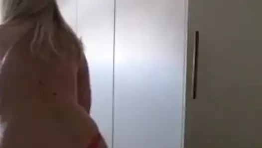 Sıcak dans arkadaşı