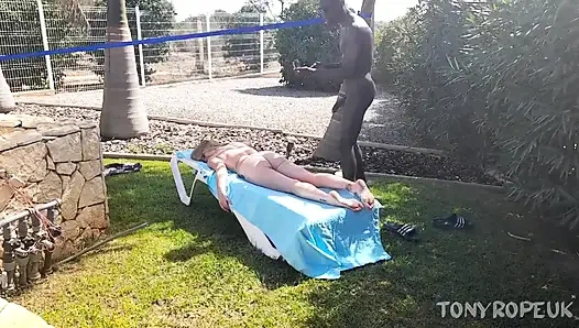 Şehvetli büyük zenci masajı iii - mackenzie page