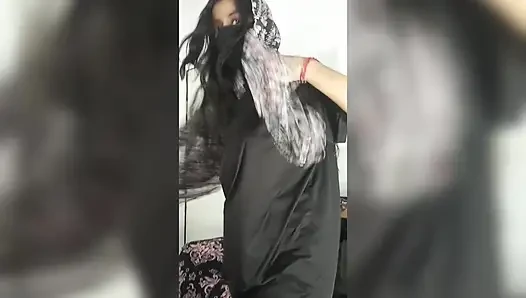 Bayan Mahi erkek arkadaşı tarafından sert sikiliyor.