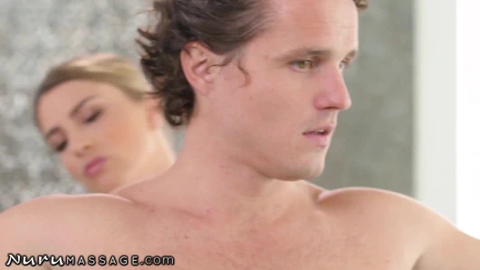 Nurumassage kristen scott onu soyunduruyor!