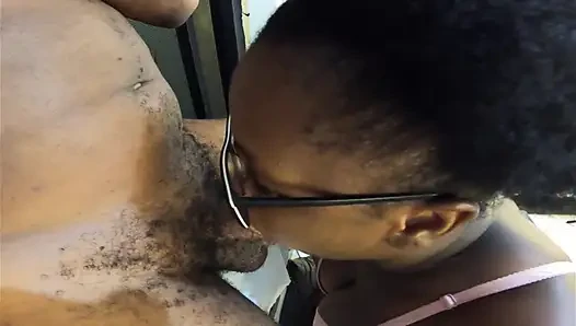 Bazı sapık fahişe kızlar çiçek istiyor sadece yarağına salya akıtmak istiyorum sakso dizlerimde sürtük kalmak için bir neden - mastermeat1