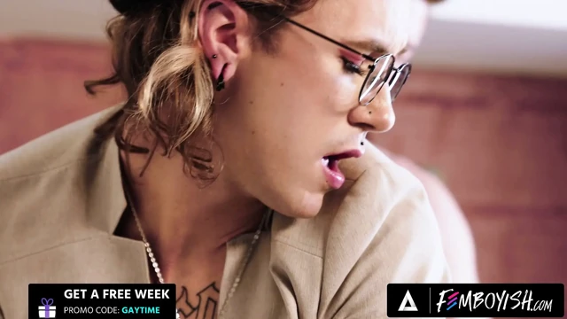 FEMBOYISH - Azgın Clark Delgaty, Sanatsal Femboy Axelle Rose'u Döl Kaplı Başyapıtına Dönüştürüyor