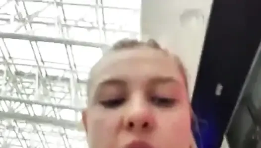 Public Squirting in the changing room with jucielussie