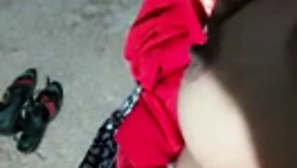 Desi yengenin göğüsleri preslenmiş ve koca 1 tarafından becerdin