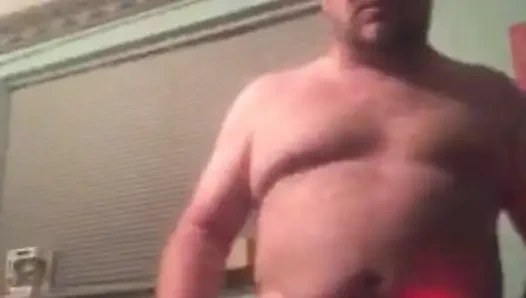 Brandon BDSM Seviyeleri oluşturmak için elektroşok kullanıyor