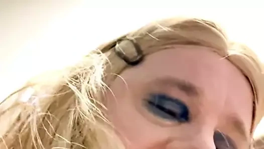 Kellie mavi tüm bu bbc cum yutar.