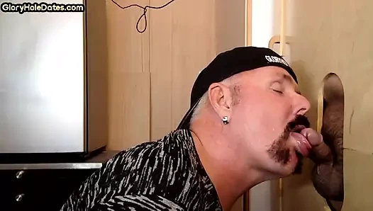 Seks deliği eşcinsel baba ev yapımı özel videoda erkek arkadaşının yarağını emiyor