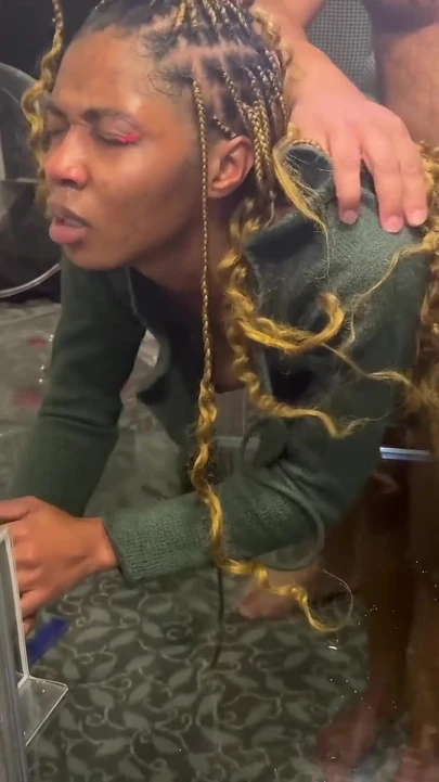 Крошечную тинку трахнули как тряпичная кукла. Чернокожую трахнули в горло, плюнули и лижут камшот на лицо