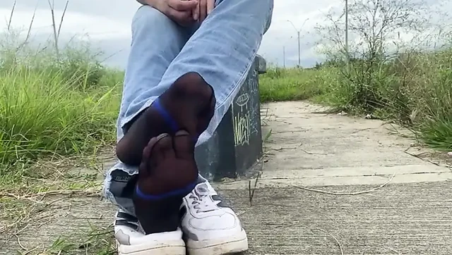 Ben karar verinceye kadar masaj yapacaksın, yala ve ayaklarımı kokla