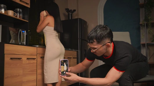 Oh no, that wasn't my intention! - Embarrassed stepbrother ends up having sex with his slim stepsister