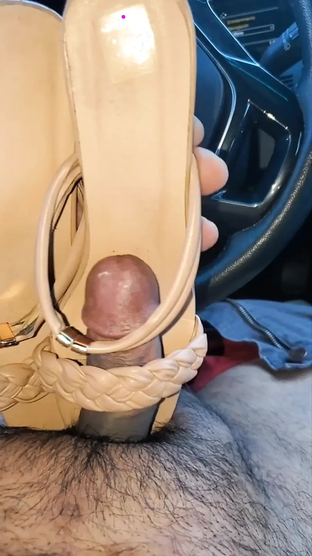 tamirci şoför koltuğunun altında 37 numara topuklu ayakkabı buldu