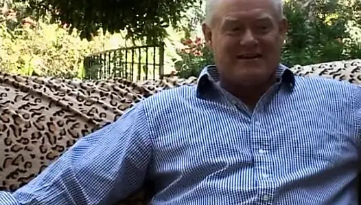 5 adam kremalı turtadan Estella León'dan film