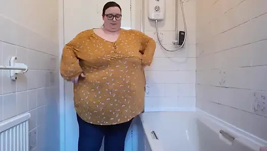 Ssbbw dildoya binerken sikişemeyecek kadar şişman