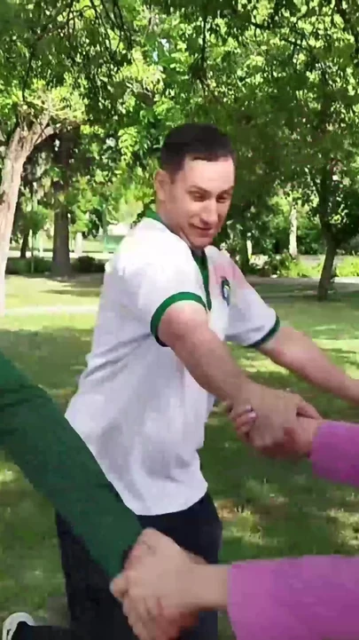 Волнующий момент из "Хорошенькая художница Novella Night получила кримпай в заполненном сквиртом анальном тройничке - Безнравственное живое 4K (часть 1)"