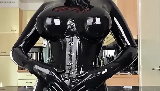 Lateks hayatımda sıradan bir gündü