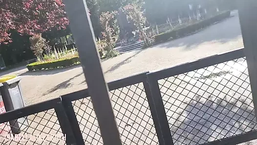 Paris'te bir hayranla bir gün - tuvalette yüzümü sikmiş