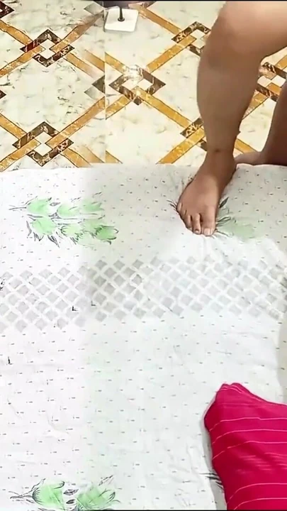 Hintli üçlü ikiz kızlar sert seks | Klip 3