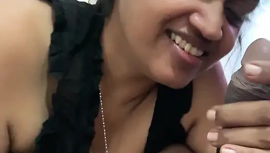 Ep3 Desi üvey anne üvey oğlunun kamerasını buldu striptiz yapıyor amcık gösterisi yatakta yatmaya başlıyor göğüslerini baştan çıkarma cezası
