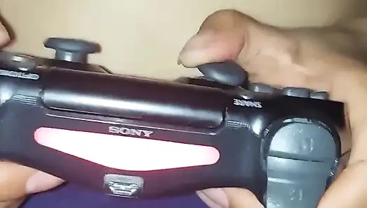 Otaku sürtük video oyunları oynarken sikilmeyi seviyor