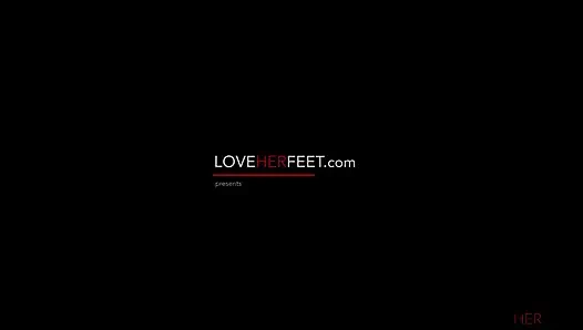 Minik ayaklarımı istediğini biliyorum