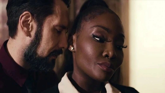 Şeyler – abanoz milf müşterilerini mutlu etmek için yapar