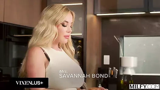 Orta yaşlı seksi kadın anal sekse aç anne Savannah oğlunun arkadaşını baştan çıkarıyor