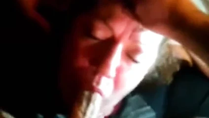 Karısının ağzı büyük horoz ile dolu