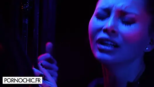 Eş değiştirme kulübünde grup seks