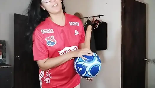 Kolombiyalı fahişe futbol oynuyor ve mutlu sonla bitiyor